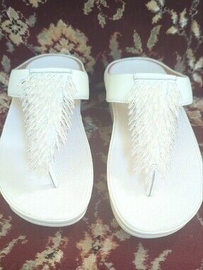 Fitflop Rumba White Fringe Thong Wedge Sandals. Size 5